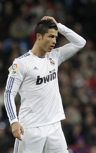 球队对他感 球队对他感